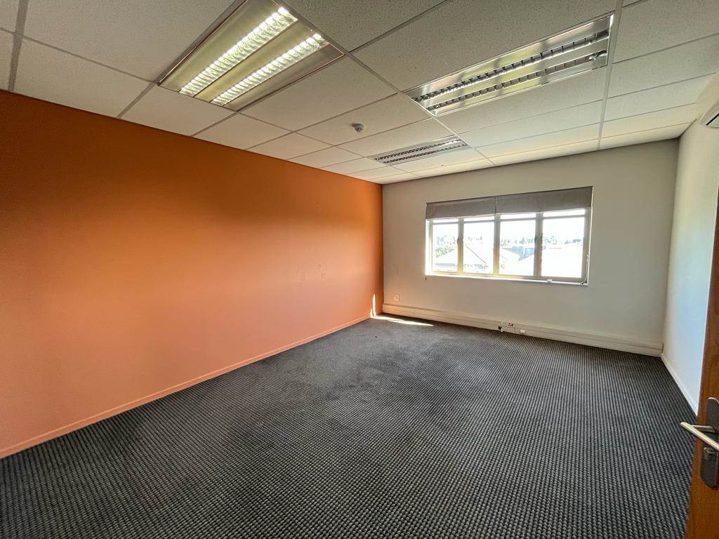 353.3  m² Commercial space in Bryanston photo number 11