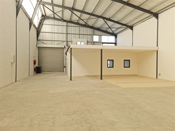 425  m² Industrial space