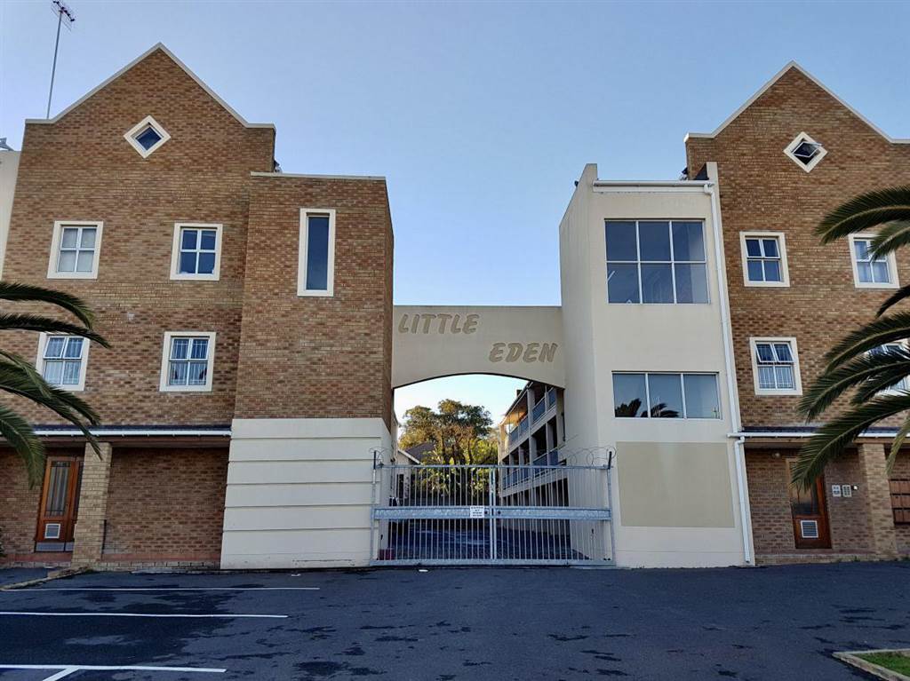 1 Bed Apartment in Durbanville Central photo number 1