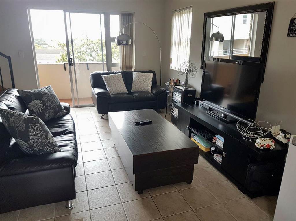 1 Bed Apartment in Durbanville Central photo number 6