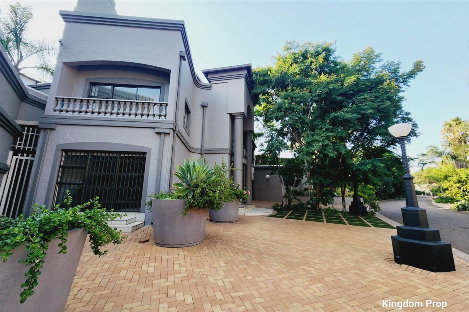 4 Bed House in Waterkloof photo number 6
