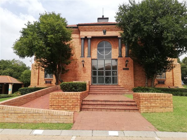 347  m² Commercial space in Rivonia