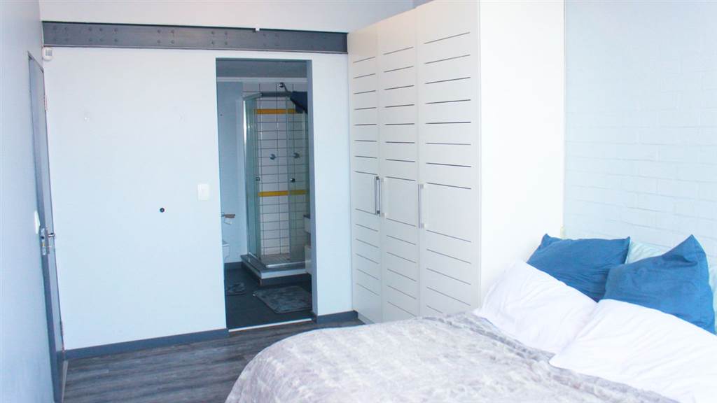 2 Bed Apartment in Braamfontein Werf photo number 12