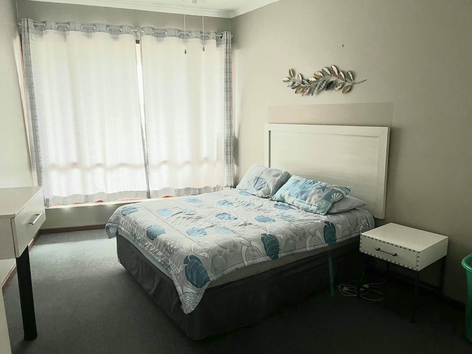 2 Bed Apartment in Freeland Park photo number 6