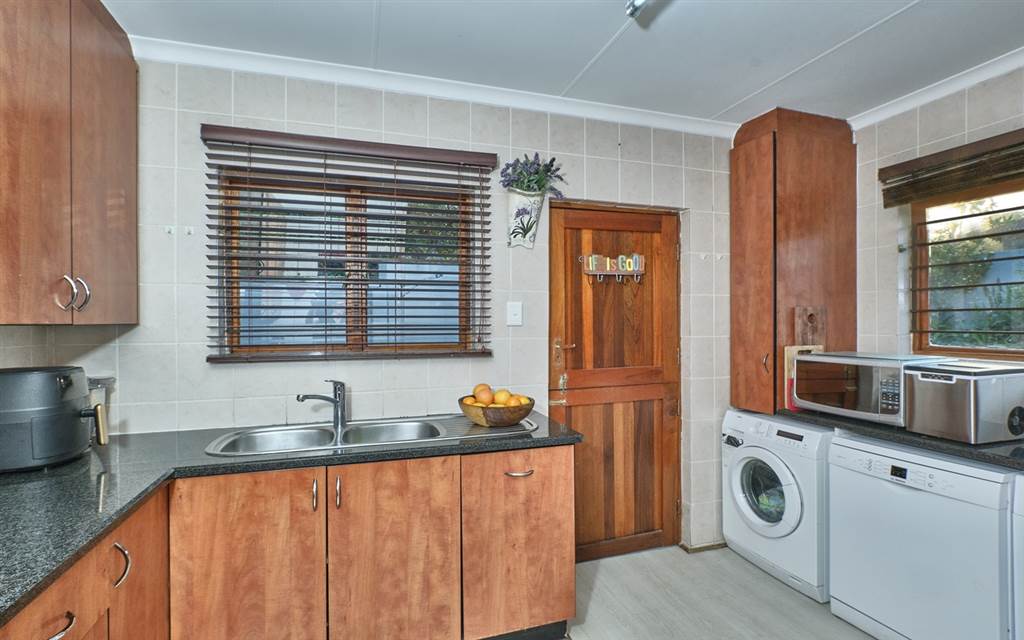 3 Bed House in Randpark Ridge photo number 4