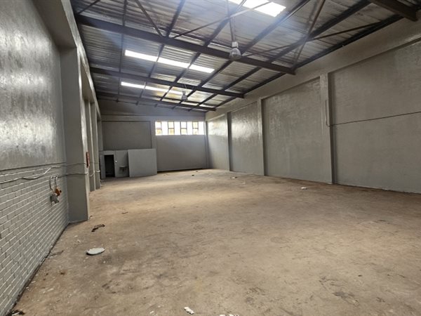 440  m² Commercial space