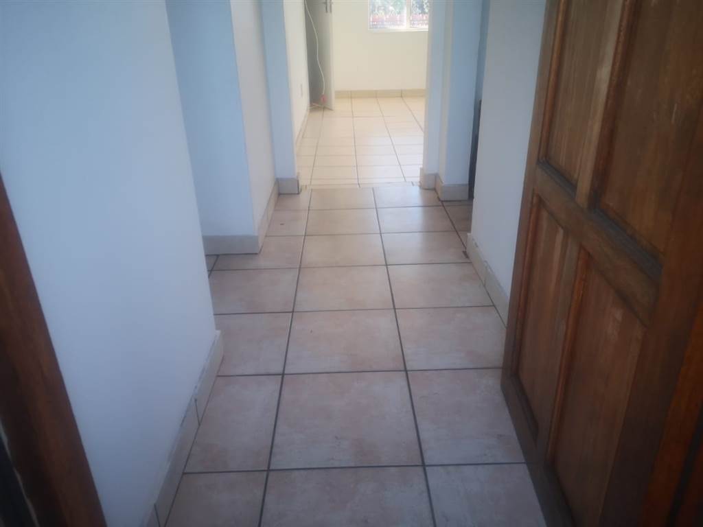 1.5 Bed Apartment in Musgrave photo number 5