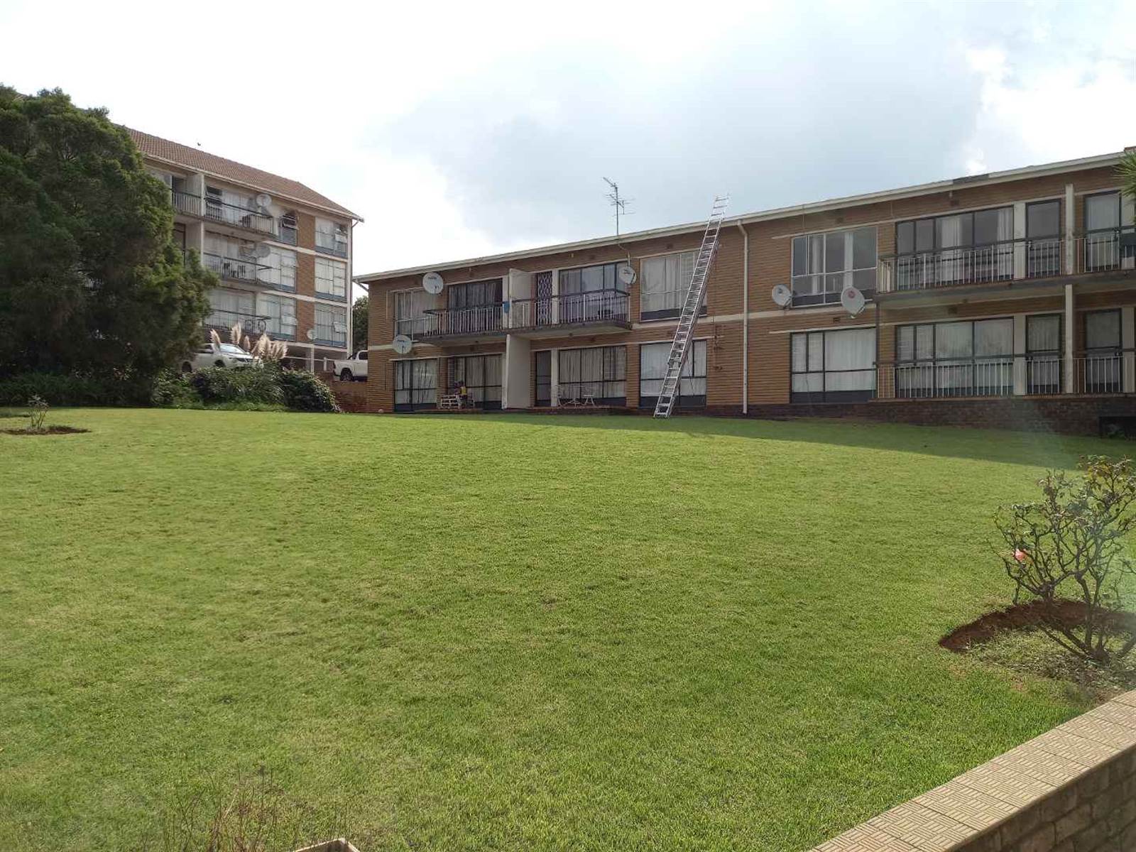 2 Bed Apartment in Kloofendal photo number 11