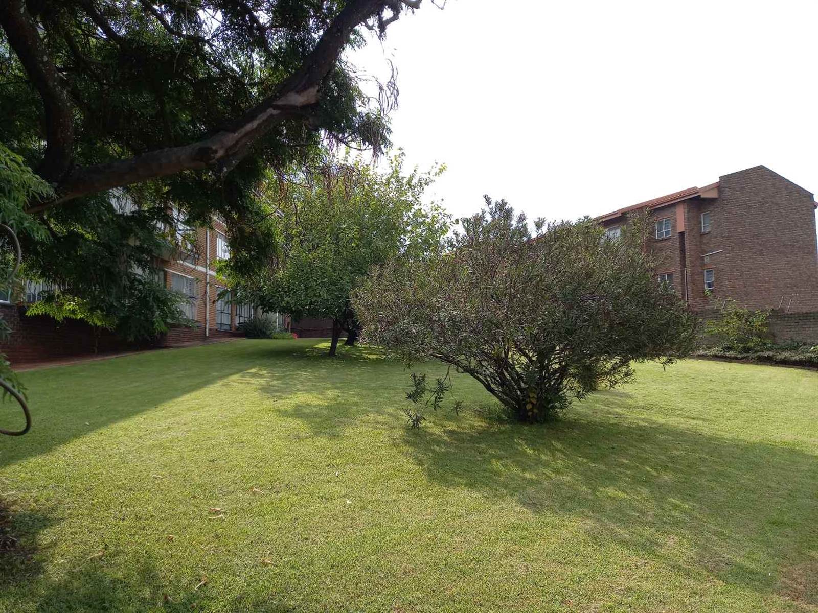 2 Bed Apartment in Kloofendal photo number 14