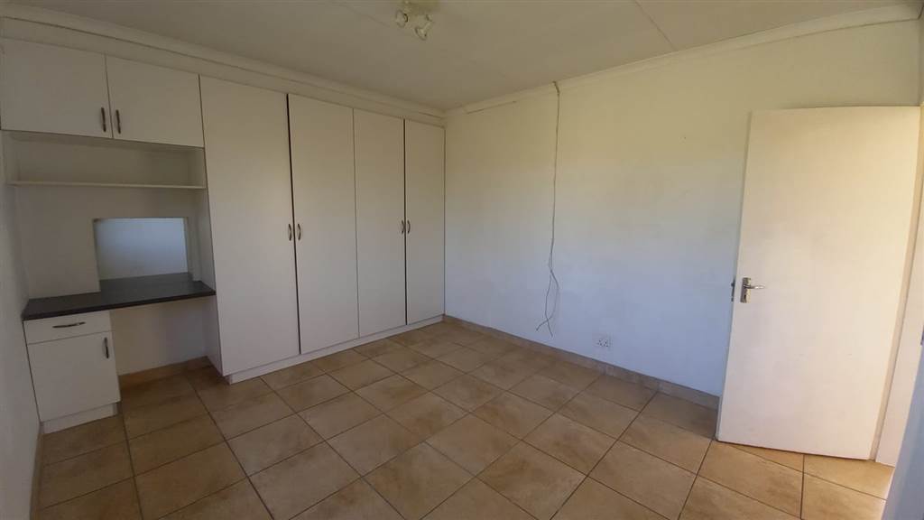 2 Bed Apartment in Northmead photo number 13
