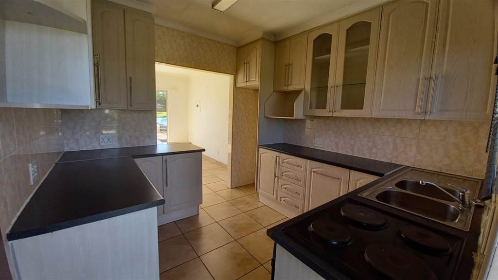 2 Bed Apartment in Northmead photo number 8