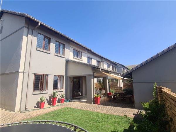 3 Bed Townhouse in Eldo View