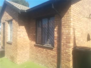 2 Bed House in Klipfontein View
