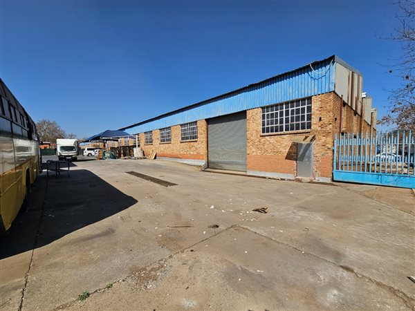 2 221  m² Industrial space