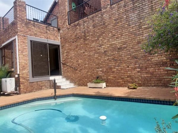 4 Bed Townhouse in Meyersdal