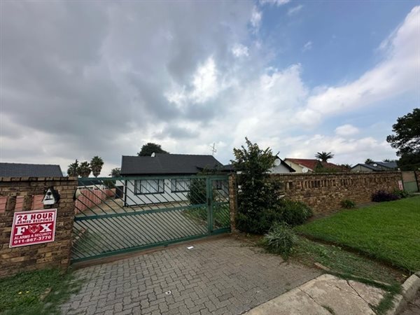 3 Bedroom House 3 Bedroom House