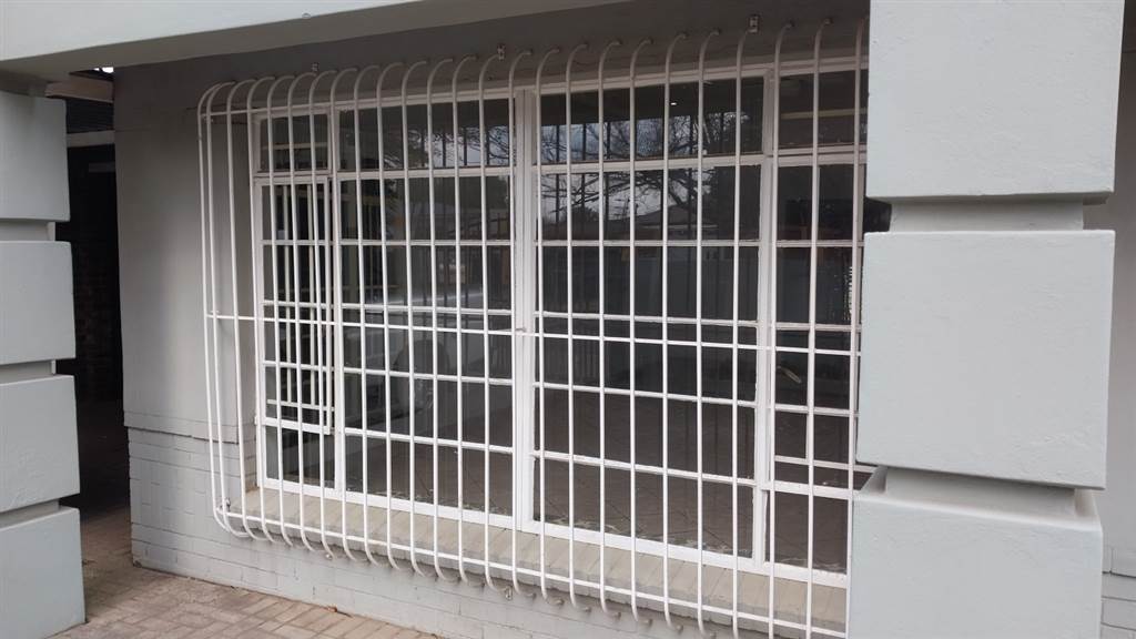 430  m² Office Space in Northmead photo number 8