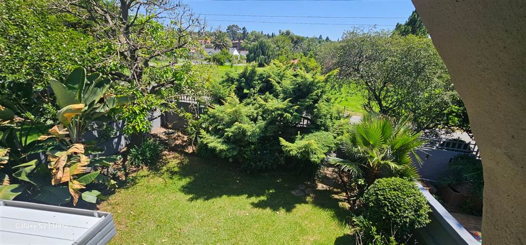 3 Bed Townhouse in Northcliff photo number 12