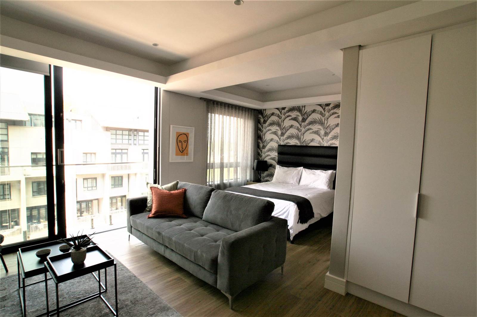 Studio Apartment in Melrose Arch photo number 1