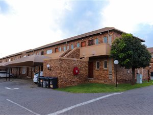 Bachelor apartment in Highveld