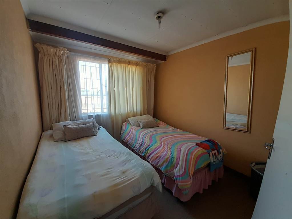 4 Bed House in Soshanguve photo number 7