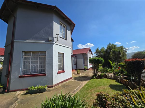 5 Bedroom House 5 Bedroom House