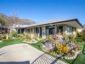 House in Gordons Bay Central