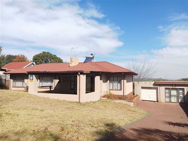3 Bed House in Signal Hill