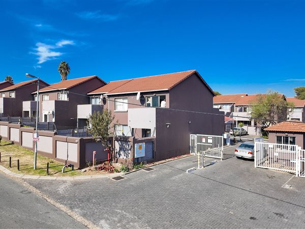 2 Bedroom Townhouse 2 Bedroom Townhouse