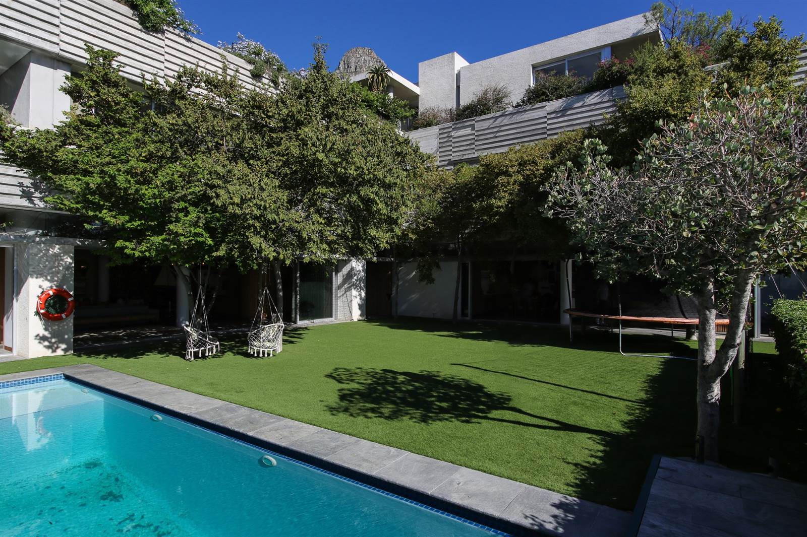 8 Bed House in Fresnaye photo number 16