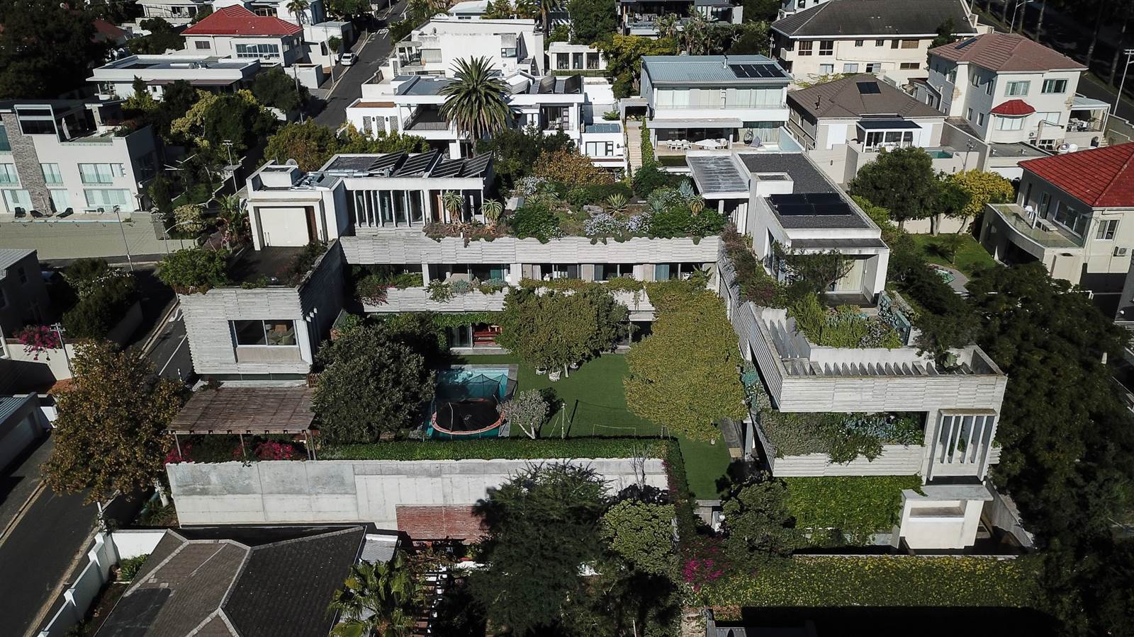8 Bed House in Fresnaye photo number 1