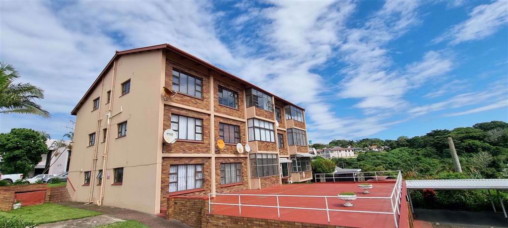 2 Bed Apartment in Port Shepstone photo number 18