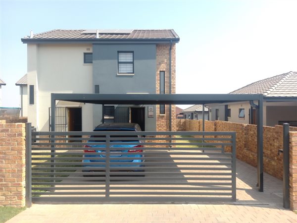 3 Bed Townhouse in Cosmo City