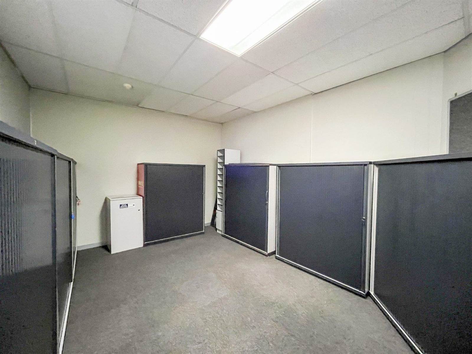 4518  m² Office Space in Parow Golf Course photo number 26