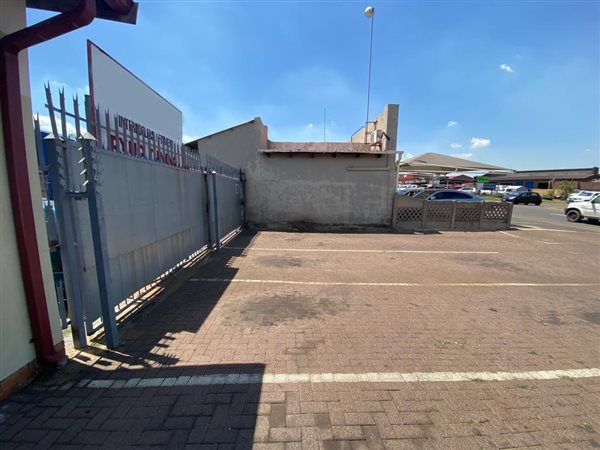 435  m² Commercial space in Klipfontein