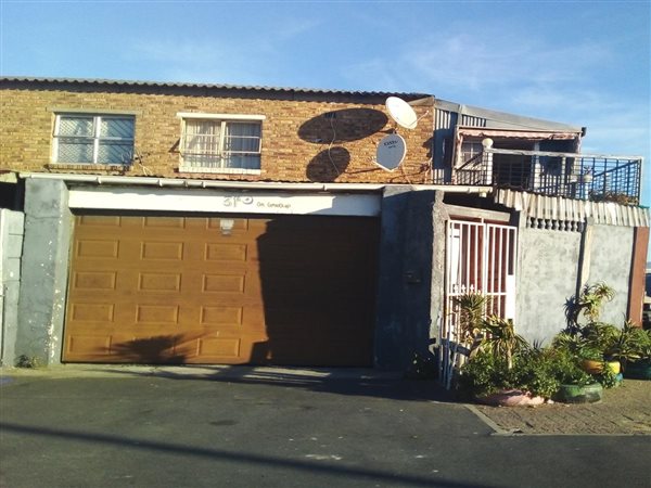 4 Bedroom Townhouse 4 Bedroom Townhouse