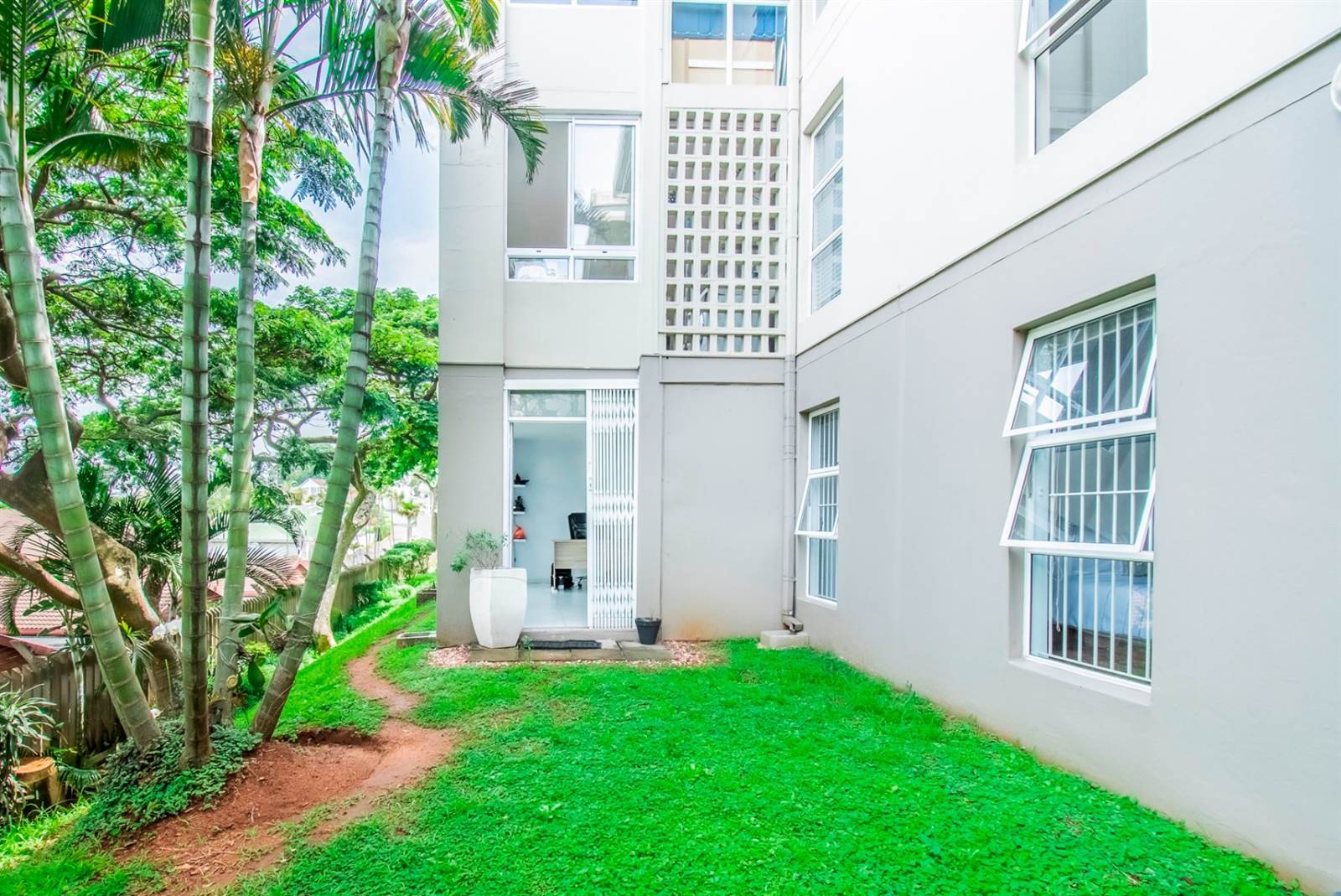 3 Bed Apartment in Umgeni Park photo number 16