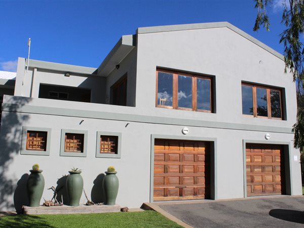 4 Bedroom House 4 Bedroom House