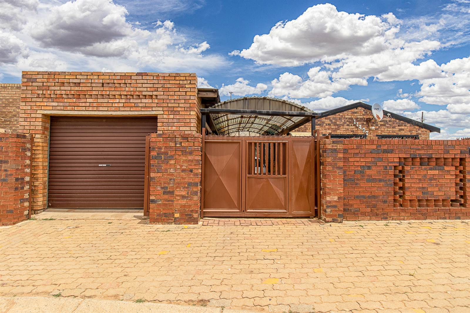 3 Bed House in Dobsonville photo number 1