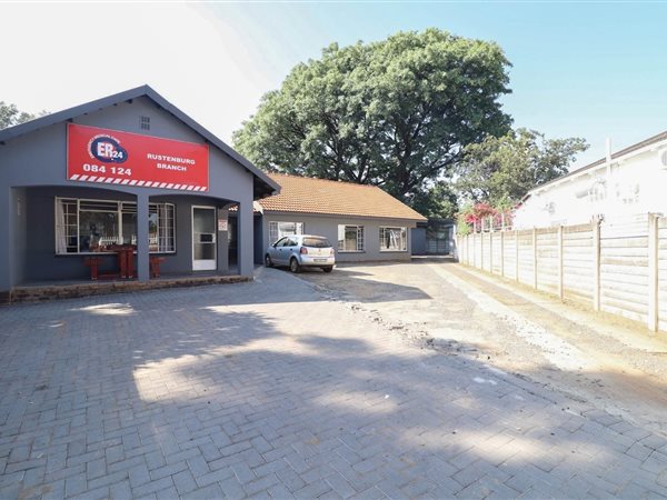 300  m² Commercial space in Bo Dorp