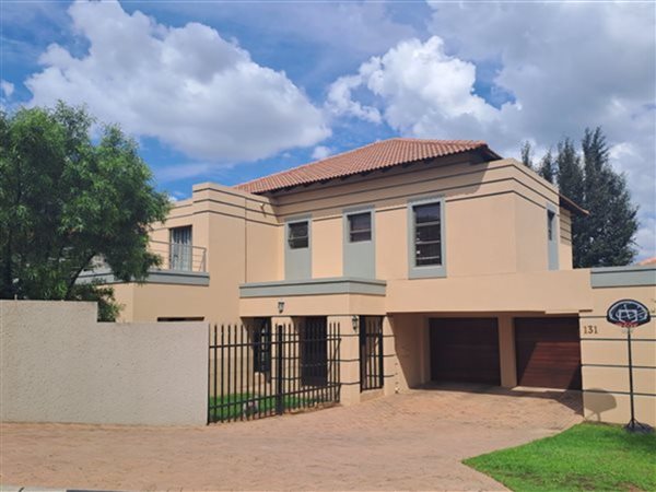 4 Bedroom House 4 Bedroom House