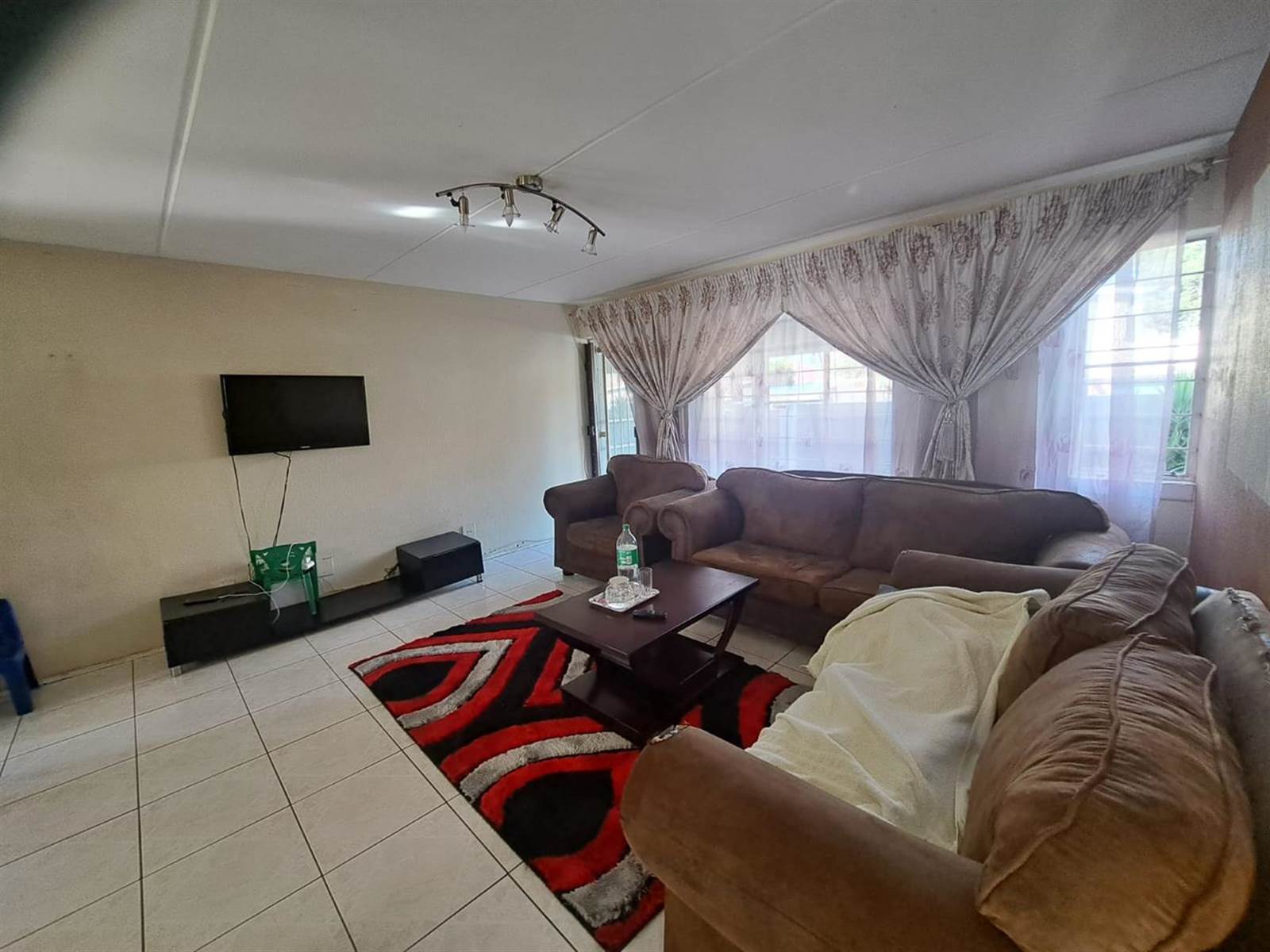2 Bed Townhouse in Booysens photo number 9
