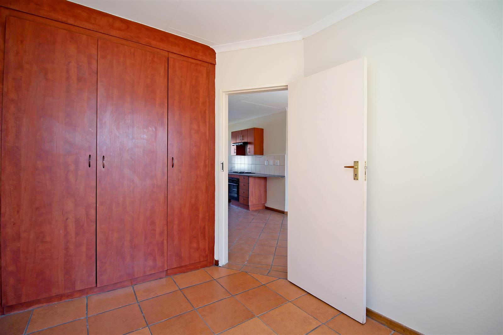 2 Bed Apartment in Pollak Park photo number 10