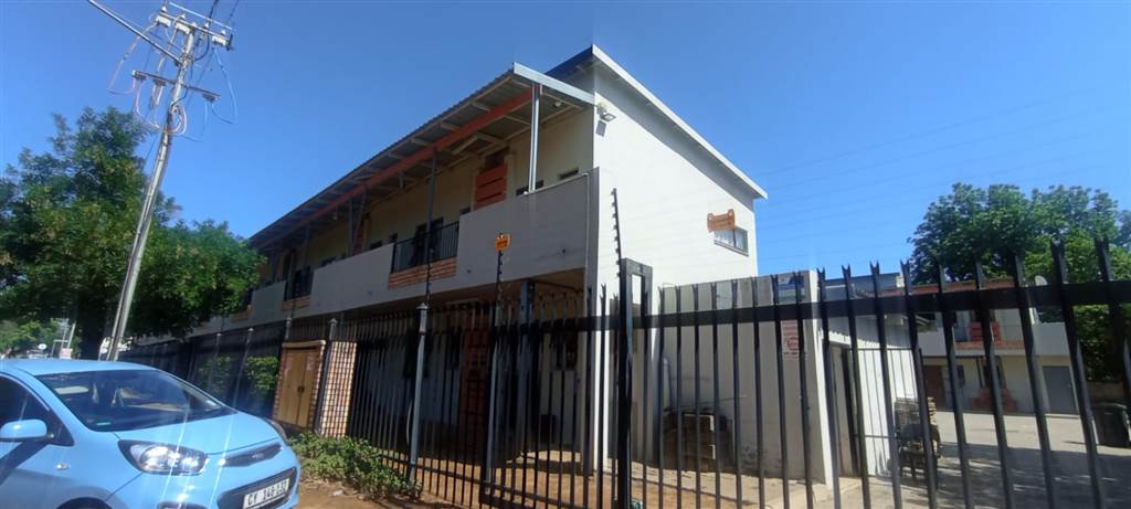 8000  m² Commercial space in Pretoria North photo number 16