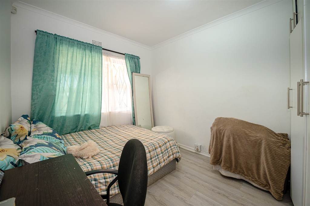 6 Bed House in Belhar photo number 11