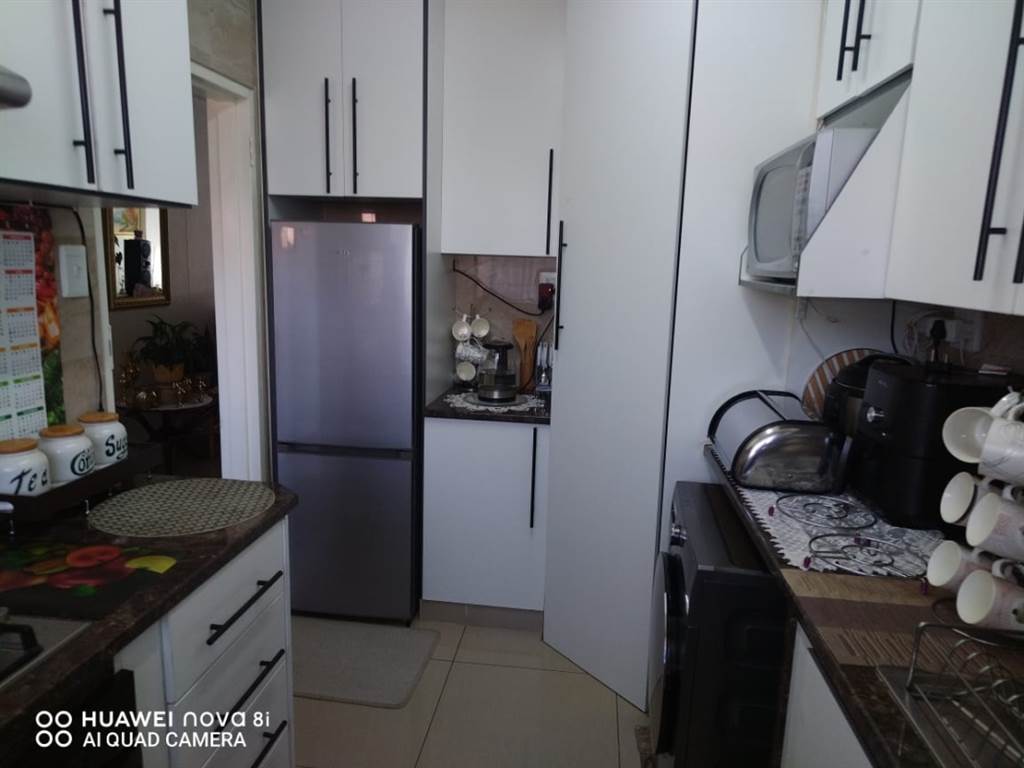 2 Bed Townhouse in Benoni CBD photo number 19