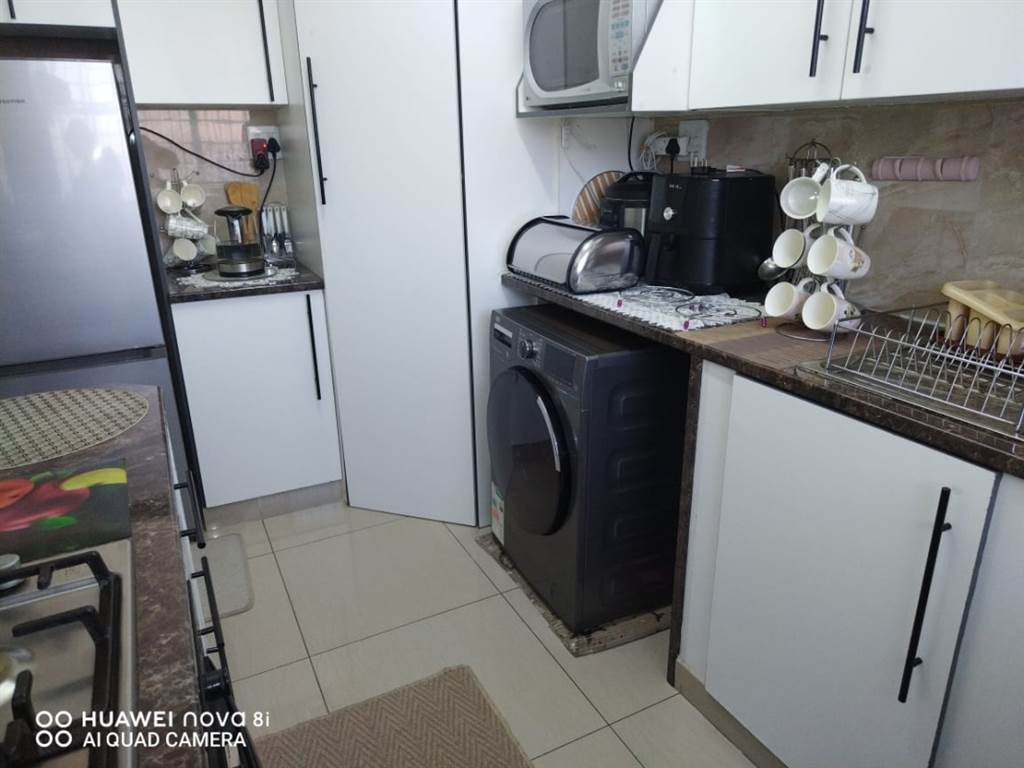 2 Bed Townhouse in Benoni CBD photo number 14