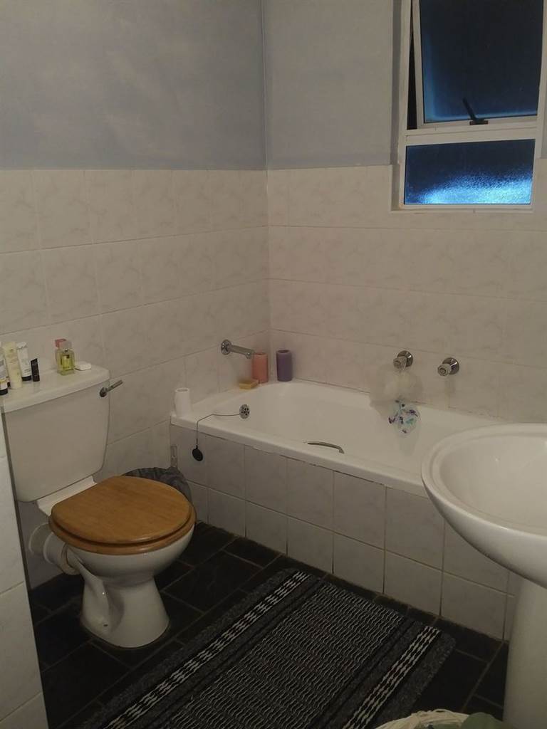 1 Bed Apartment in North Riding photo number 17