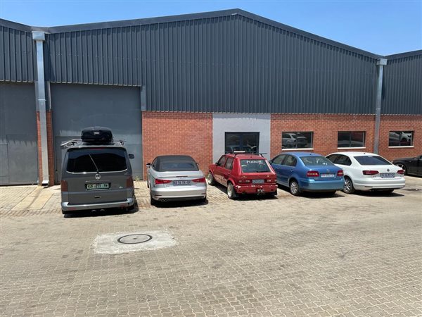 483  m² Industrial space in Roodepoort Central