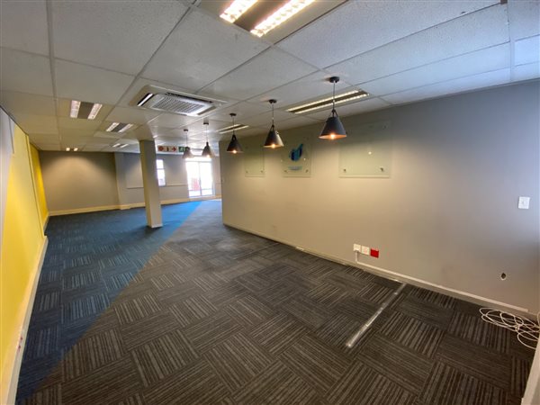 434  m² Office Space in Menlyn